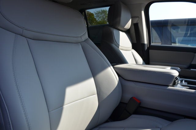 2027 Ford Expedition Active 4x4