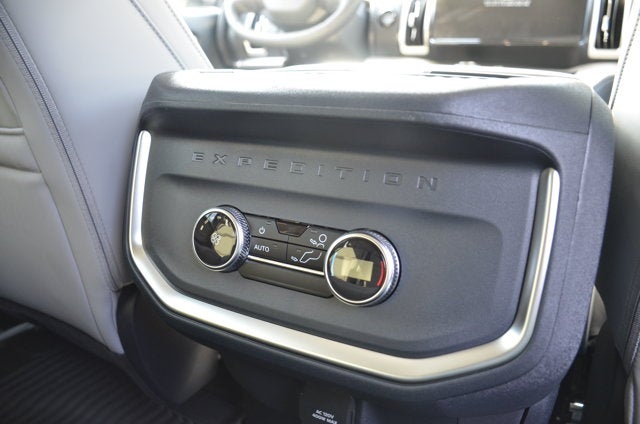 2027 Ford Expedition Active 4x4