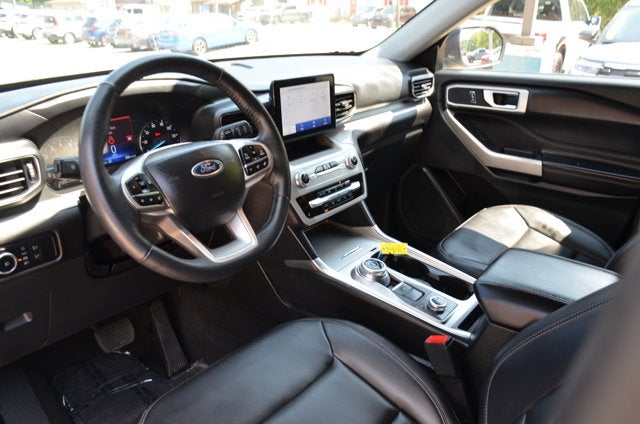2023 Ford Explorer XLT 4WD