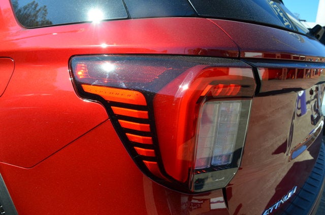 2027 Ford Explorer Platinum 4WD
