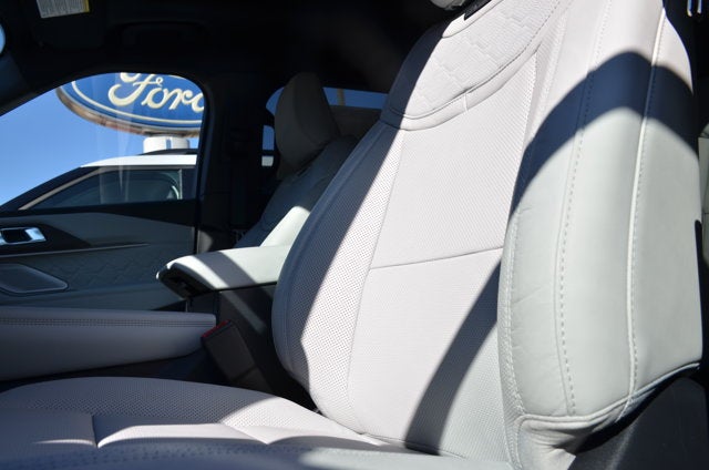 2027 Ford Explorer Platinum 4WD