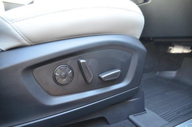 2027 Ford Explorer Platinum 4WD