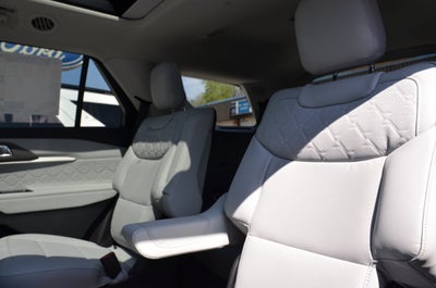 2026 Ford Explorer Platinum 4WD