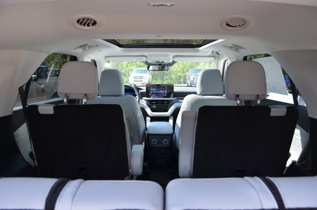 2026 Ford Explorer Platinum 4WD