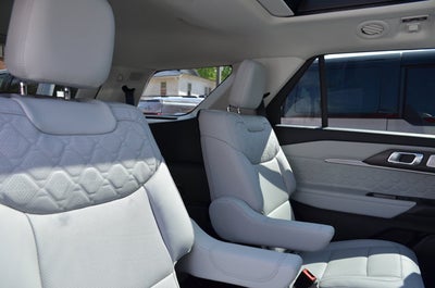 2026 Ford Explorer Platinum 4WD