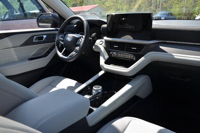 2026 Ford Explorer Platinum 4WD