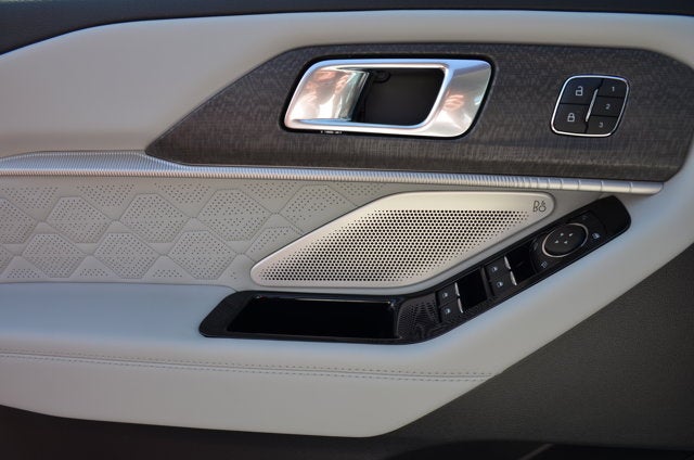 2026 Ford Explorer Platinum 4WD