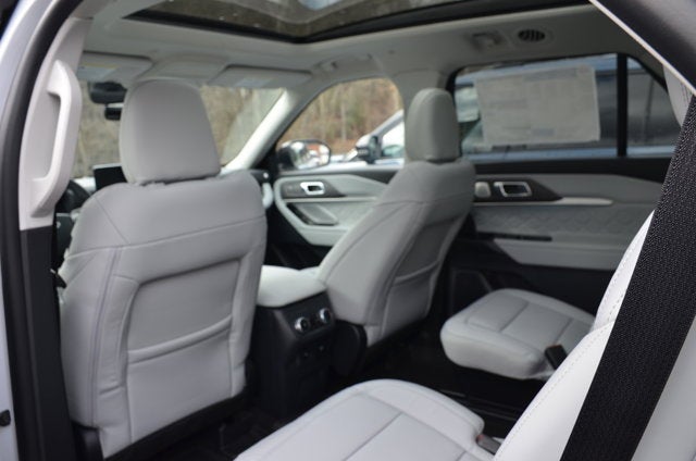 2026 Ford Explorer Platinum 4WD