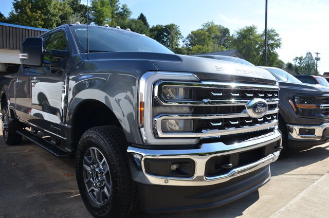 2026 Ford Super Duty F-350 Lariat 4x4