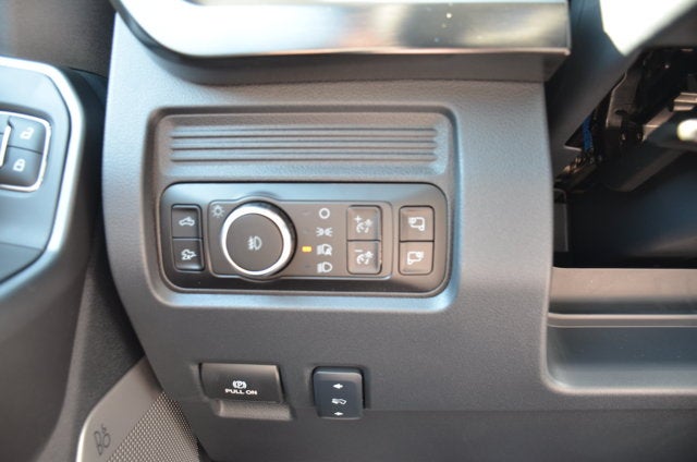 2026 Ford Super Duty F-350 Lariat 4x4