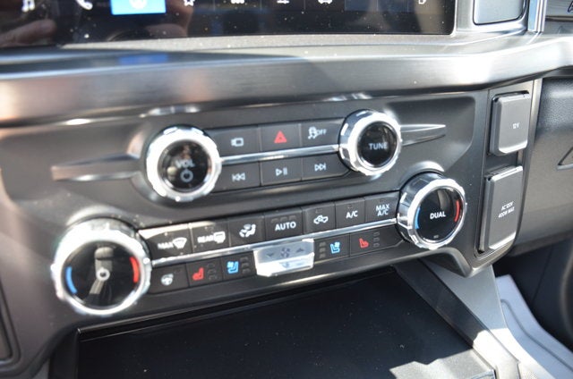2026 Ford Super Duty F-350 Lariat 4x4
