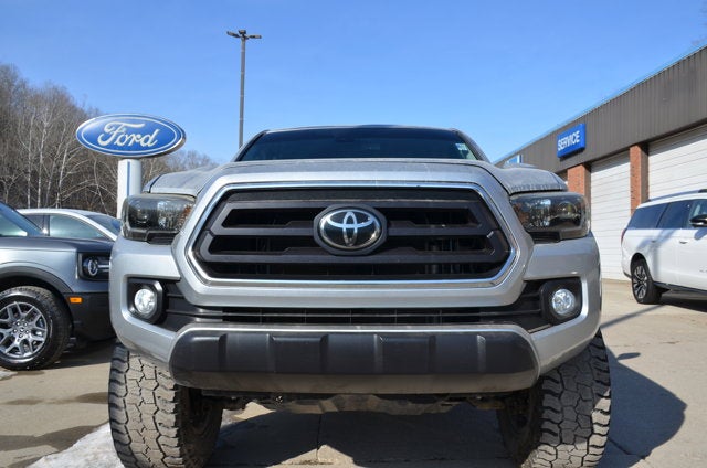 2022 Toyota Tacoma 4WD SR5 4x4