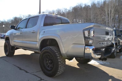 2022 Toyota Tacoma 4WD SR5 4x4