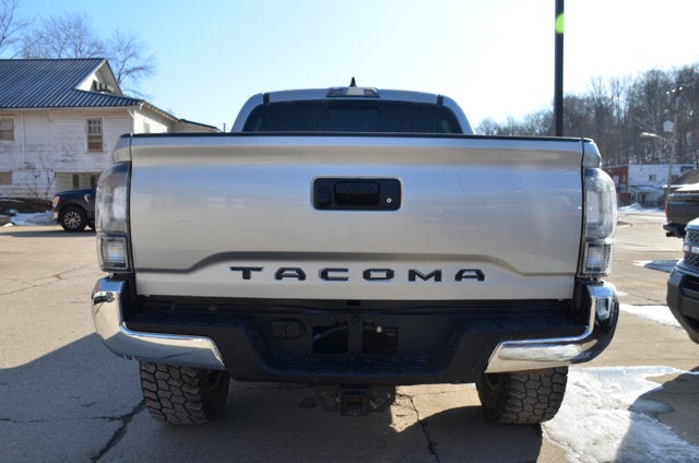 2022 Toyota Tacoma 4WD SR5 4x4