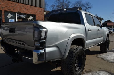 2022 Toyota Tacoma 4WD SR5 4x4