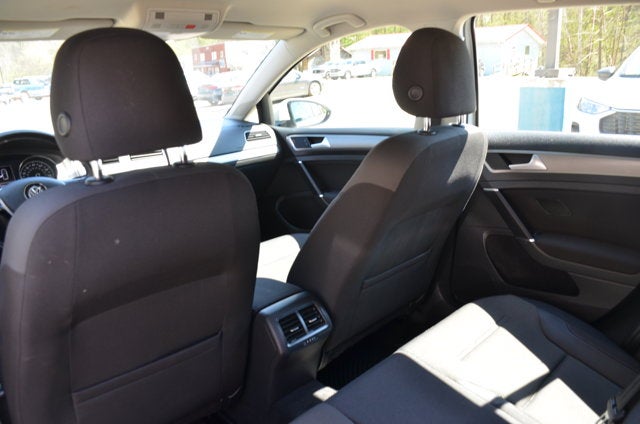 2016 Volkswagen Golf TSI S