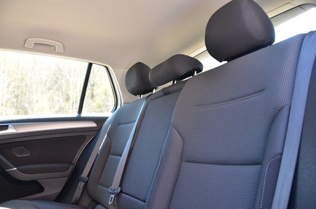 2016 Volkswagen Golf TSI S