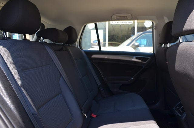2016 Volkswagen Golf TSI S