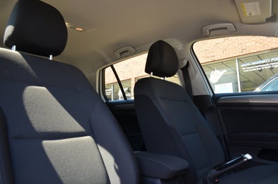 2016 Volkswagen Golf TSI S