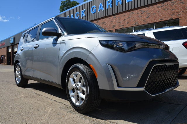 2025 Kia Soul Base