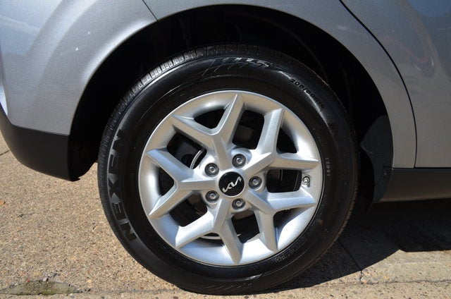 2025 Kia Soul Base