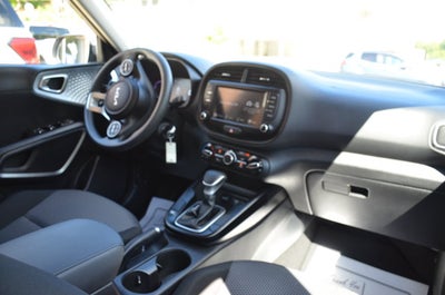 2025 Kia Soul Base
