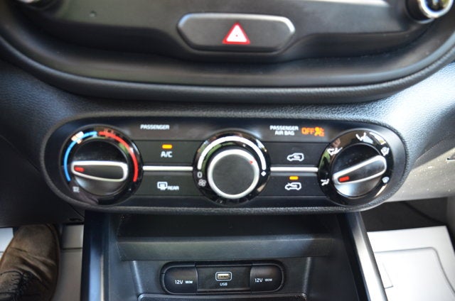 2025 Kia Soul Base